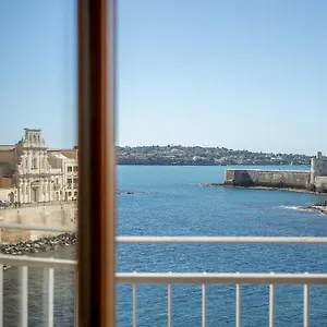  Apartment Ortigia Seafront By Wonderful Italy